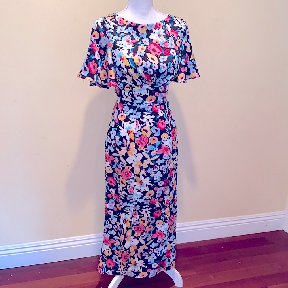Chi Chi London Floral Dress Fit and Flare Flutter Sleeves 50s Vintage Vibe Sz 4